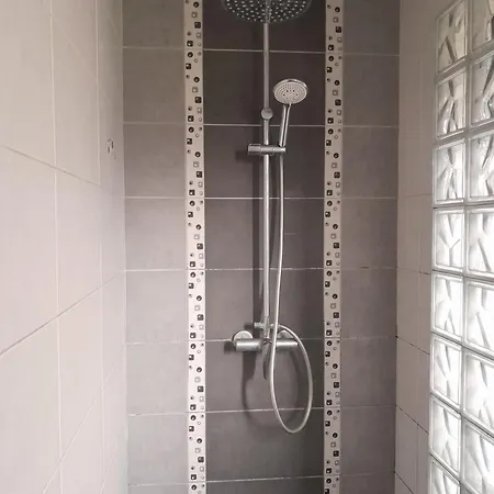 Quarto em Acomodações Particulares Paisible à La Campagne *
